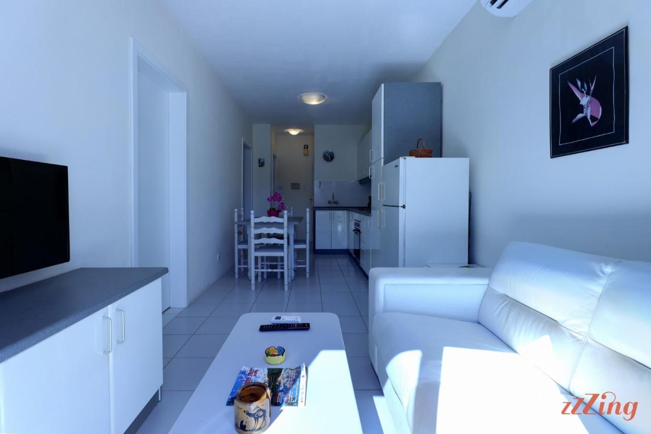 Seaside Apt With Side Sea Views - New Меллиеха Экстерьер фото